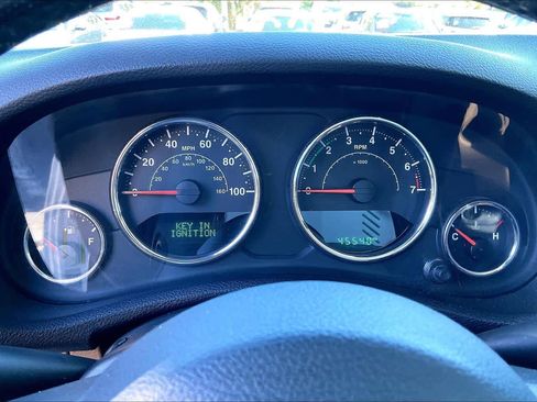 Used 2018 Jeep Wrangler Unlimited Sahara w/ Connectivity Group image 20