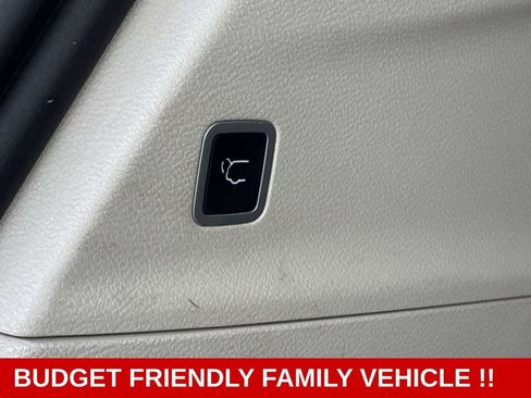 Used 2023 Chrysler Voyager LX FWD image 15