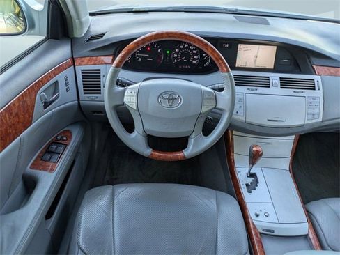 Used 2005 Toyota Avalon Limited image 16