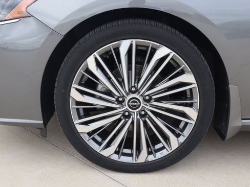 Used 2023 Nissan Altima 2.5 SL FWD image 29
