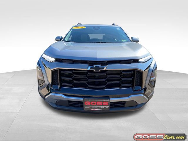 Used 2026 Chevrolet Equinox ACTIV w/ Convenience Package III FWD image 2