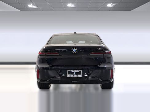 New 2026 BMW 740i image 9