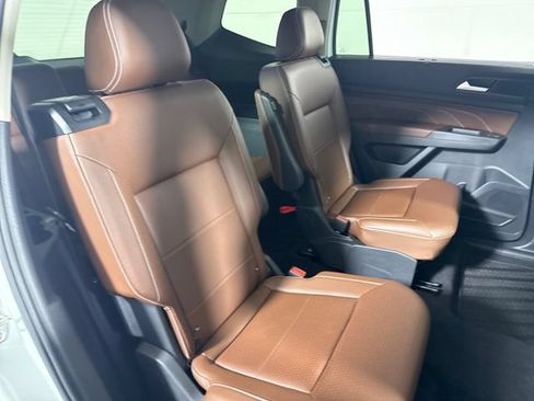 Used 2023 Volkswagen Atlas SEL R-Line AWD/4WD image 15