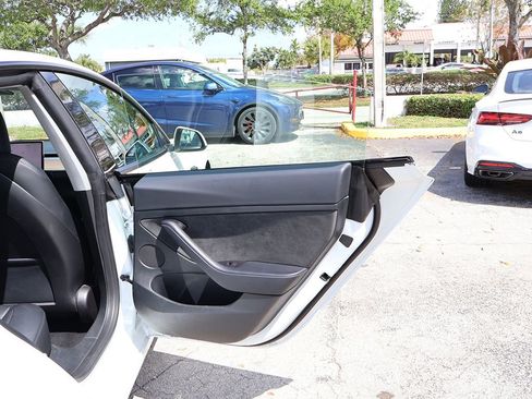 Used 2023 Tesla Model 3 Performance image 25