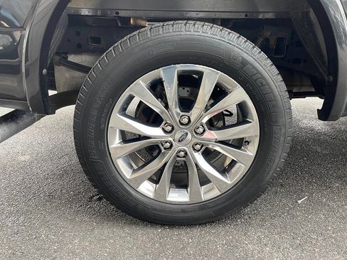 Used 2015 Ford F150 Platinum w/ Equipment Group 701A Luxury image 12