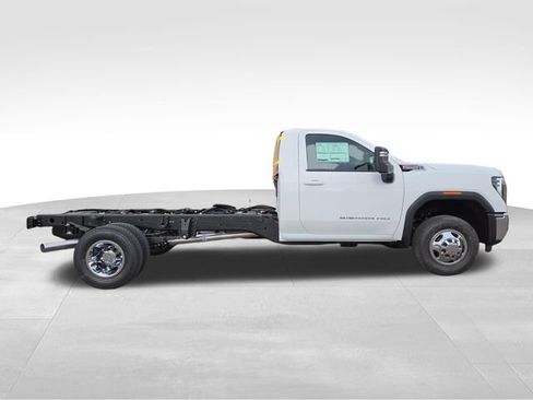 New 2026 GMC Sierra 3500 SLE w/ SLE Convenience Package AWD/4WD image 12