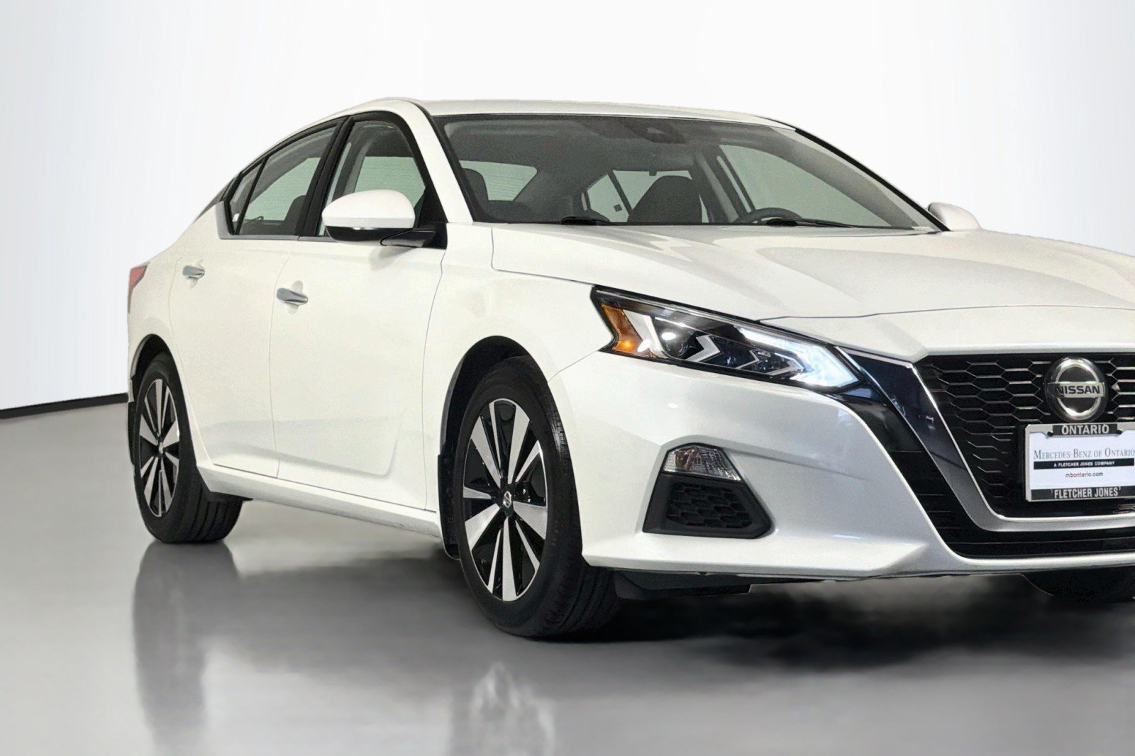 Used 2022 Nissan Altima 2.5 SV FWD image 14