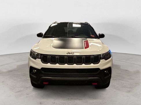Used 2025 Jeep Compass Trailhawk AWD/4WD image 8