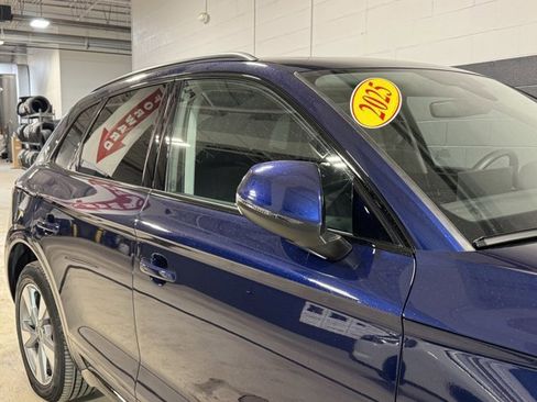 Used 2025 Audi Q5 2.0T Premium image 5