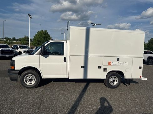 New 2025 GMC Savana 3500 w/ Power Convenience Package image 6