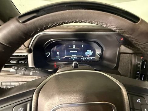 Used 2024 GMC Yukon Denali w/ Advanced Technology Package AWD/4WD image 18