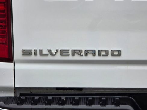 Used 2022 Chevrolet Silverado 2500 LT w/ Convenience Package image 38
