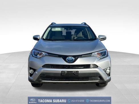 Used 2018 Toyota RAV4 XLE image 5