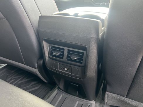 Used 2023 Chevrolet Colorado Z71 w/ Z71 Convenience Package 2 AWD/4WD image 15