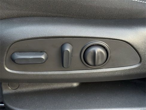 New 2025 Chevrolet Blazer LT w/ Convenience Package image 24