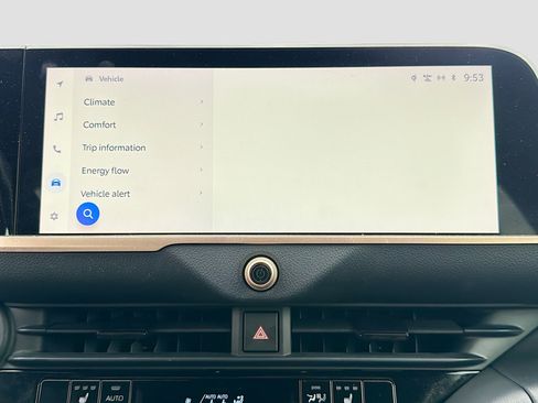 Used 2023 Toyota Crown Limited image 27