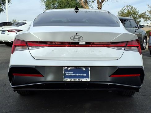Certified 2025 Hyundai Elantra SEL image 4