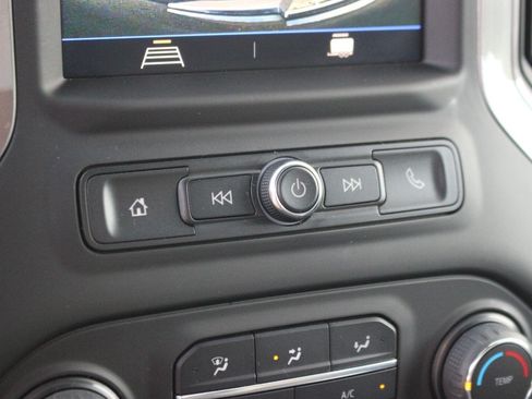 Used 2022 Chevrolet Silverado 2500 Custom w/ Custom Value Package AWD/4WD image 26