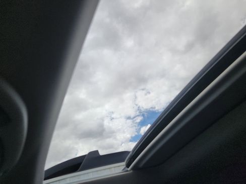 Used 2023 Subaru Outback Premium AWD/4WD image 26