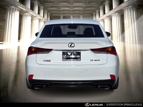Used 2018 Lexus IS 300 image 5