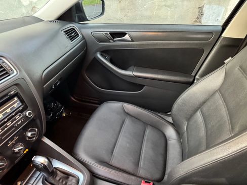 Used 2012 Volkswagen Jetta SE FWD image 16