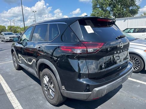 Used 2023 Nissan Rogue S AWD/4WD image 4