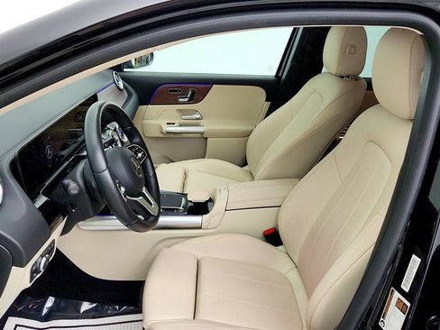 Used 2023 Mercedes-Benz GLA 250 4MATIC w/ Premium Package image 17