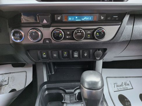 Used 2016 Toyota Tacoma TRD Sport w/ Premium & Technology Package AWD/4WD image 18