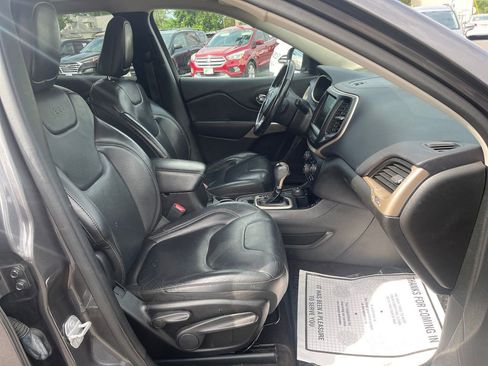 Used 2018 Jeep Cherokee Limited AWD/4WD image 33