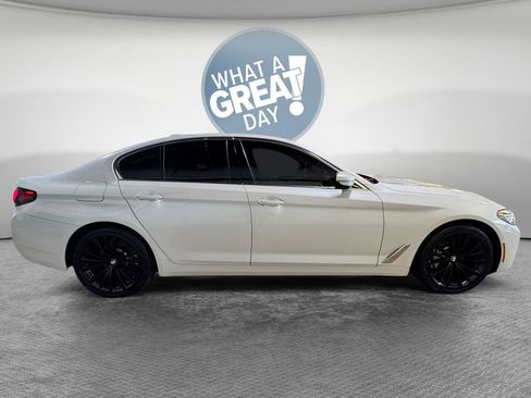Used 2022 BMW 530i xDrive w/ Premium Package AWD/4WD image 2