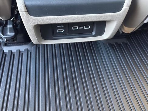 Used 2023 Honda Odyssey Elite image 24