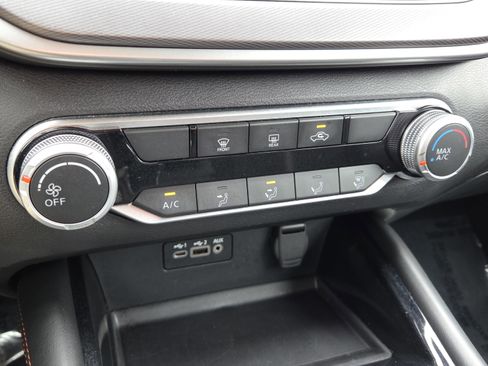 Used 2024 Nissan Altima 2.5 SR image 17