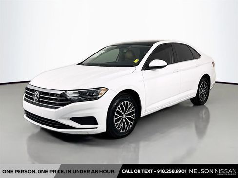 Used 2020 Volkswagen Jetta SE w/ SE Cold Weather Package FWD image 1