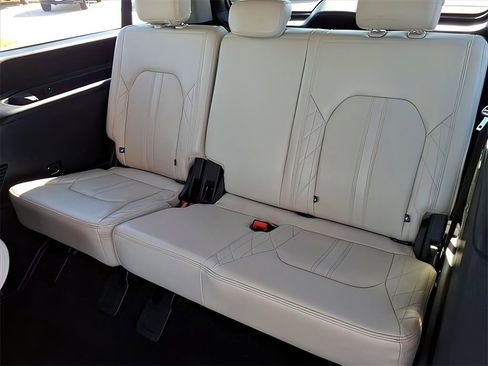 Used 2020 Ford Expedition Max Platinum image 23