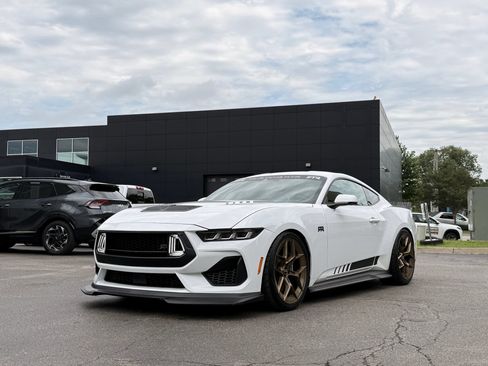 Used 2025 Ford Mustang GT Premium w/ GT Performance Package RWD image 4