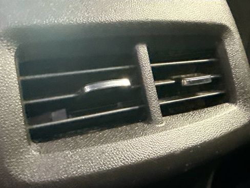 Used 2020 Chevrolet Equinox LT w/ Driver Convenience Package FWD image 25