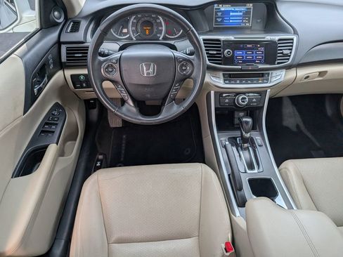 Used 2014 Honda Accord Touring image 10