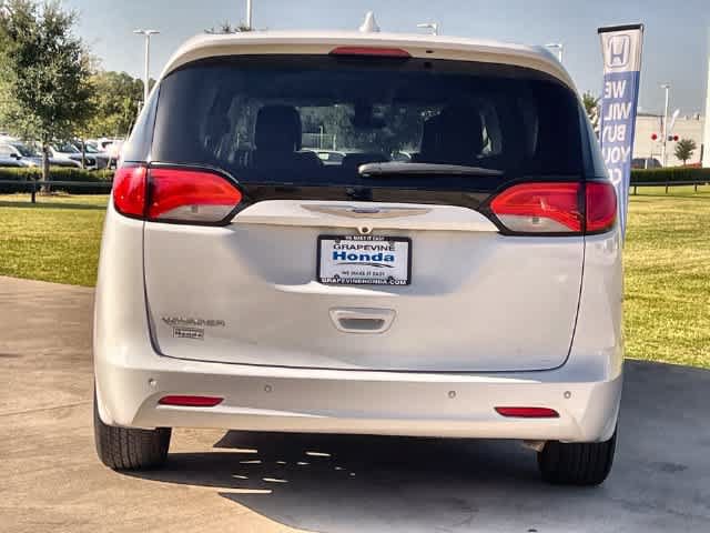 Used 2020 Chrysler Voyager LX FWD image 6