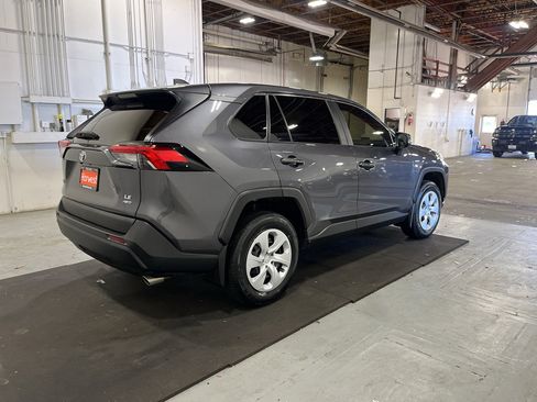 Used 2024 Toyota RAV4 LE AWD/4WD image 9