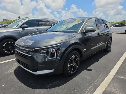Certified 2024 Kia Niro LX FWD image 6