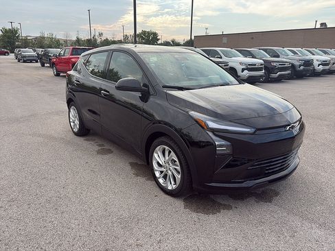 New 2027 Chevrolet Bolt LT w/ Comfort Package FWD image 7