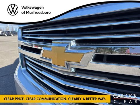 Used 2015 Chevrolet Suburban LTZ image 11