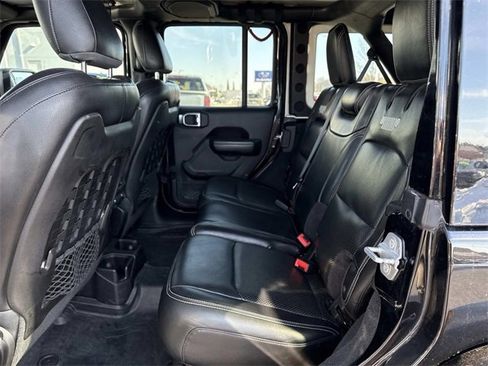 Used 2018 Jeep Wrangler Unlimited Rubicon image 16