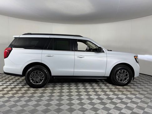 Used 2025 Ford Expedition Active AWD/4WD image 5