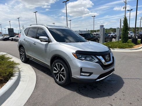 Used 2017 Nissan Rogue SL w/ SL Premium Package AWD/4WD image 3