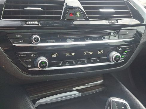 Used 2019 BMW 530i xDrive w/ Convenience Package AWD/4WD image 16