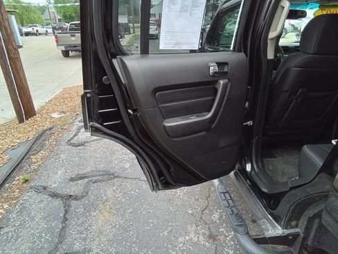 Used 2007 HUMMER H3 AWD/4WD image 12