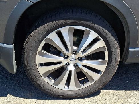 Used 2022 Subaru Ascent Limited w/ Technology Package AWD/4WD image 7