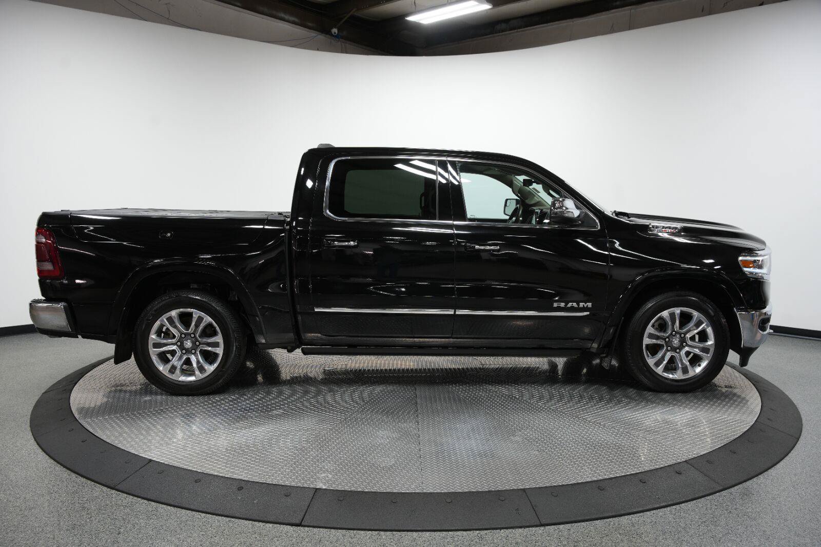 Used 2023 RAM 1500 Limited AWD/4WD image 12