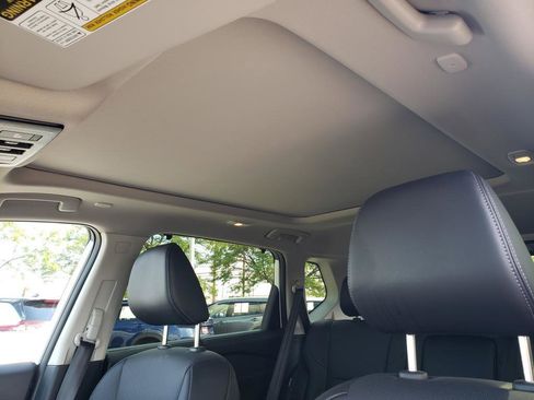 Certified 2025 Nissan Rogue Platinum w/ Tech Package image 29